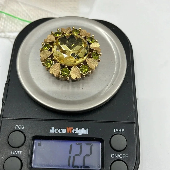 Vintage Avon Gold-Tone Flower Pin with Citrine & Peridot Rhinestones - Picture 7 of 8